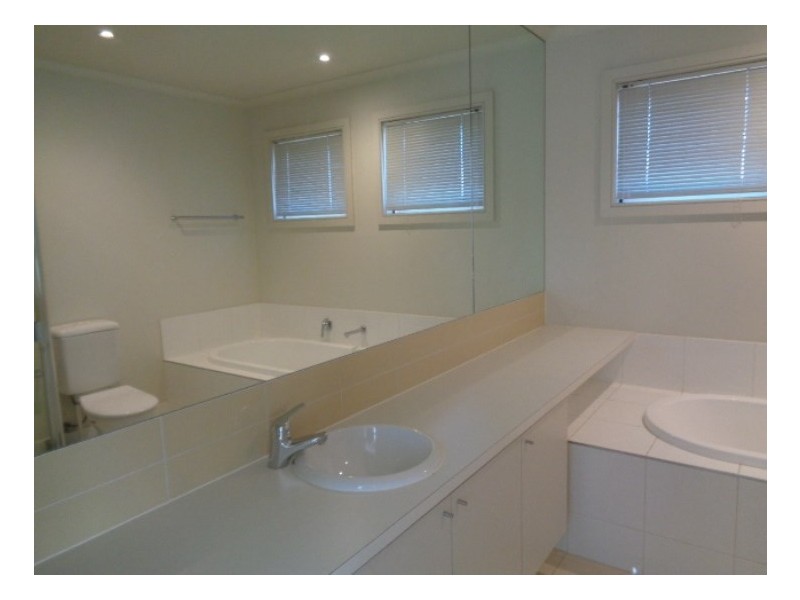 15 Birkdale Avenue, Heatherton VIC 3202