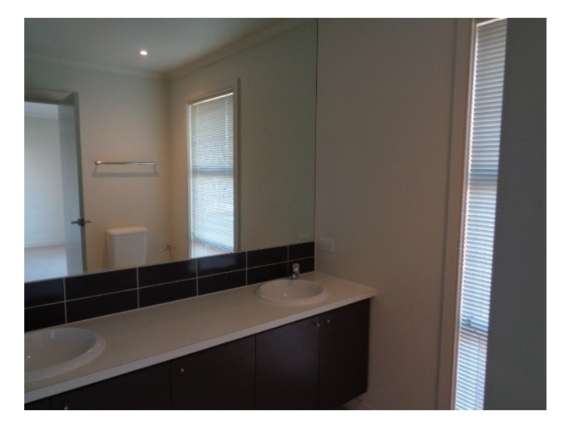 15 Birkdale Avenue, Heatherton VIC 3202