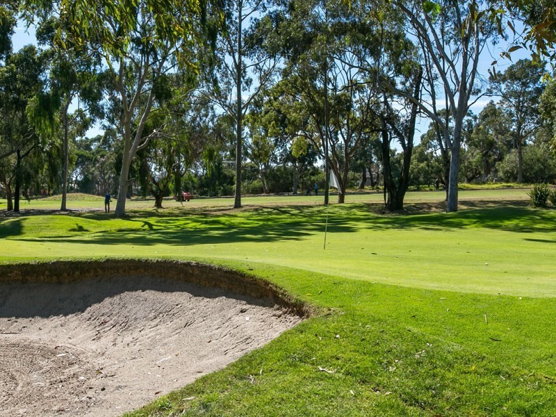 18 Golf Links Crescent, Dingley Village VIC 3172