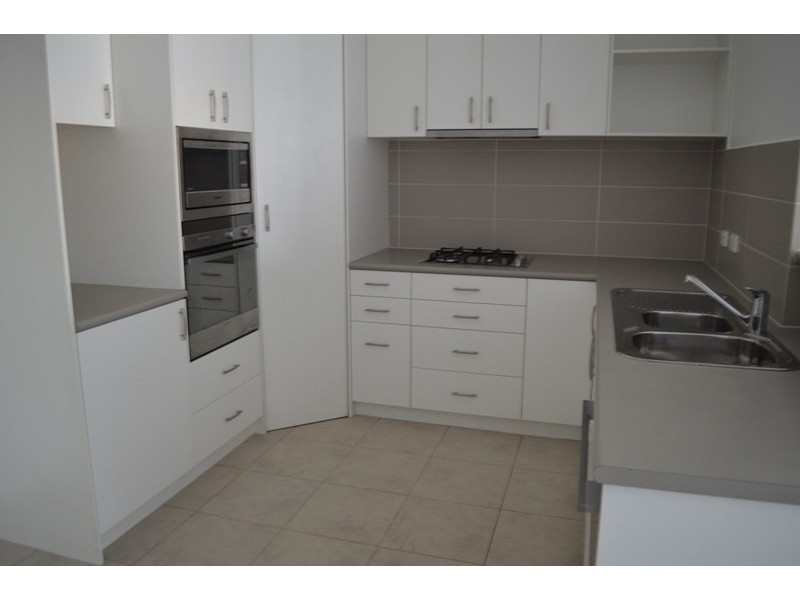 2/279 Charman Road, Cheltenham VIC 3192