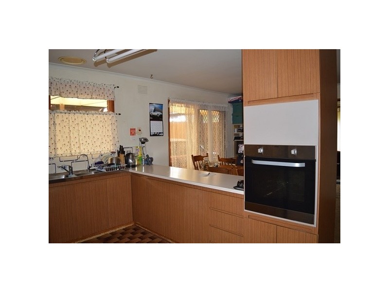 11 Bridgewater Drive, Dingley Village VIC 3172