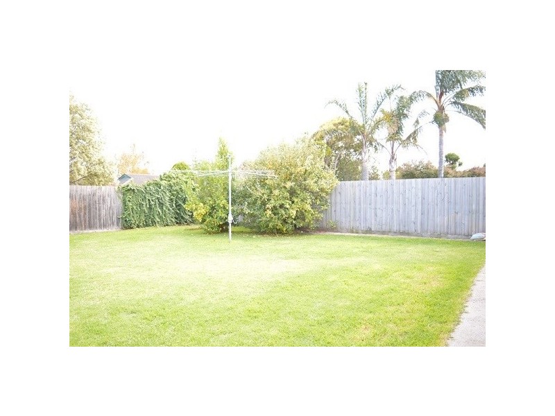 11 Bridgewater Drive, Dingley Village VIC 3172