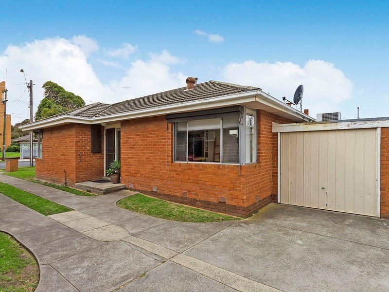 2/4 Centre Dandenong Road, Cheltenham VIC 3192