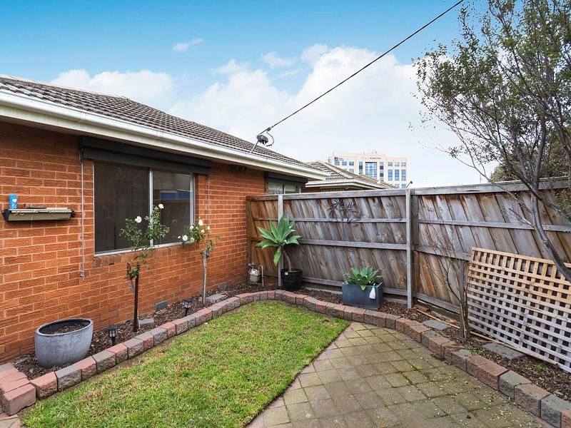 2/4 Centre Dandenong Road, Cheltenham VIC 3192