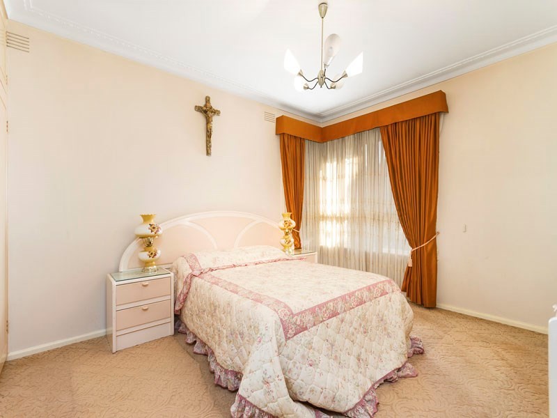 76 Centre Dandenong Road, Cheltenham VIC 3192