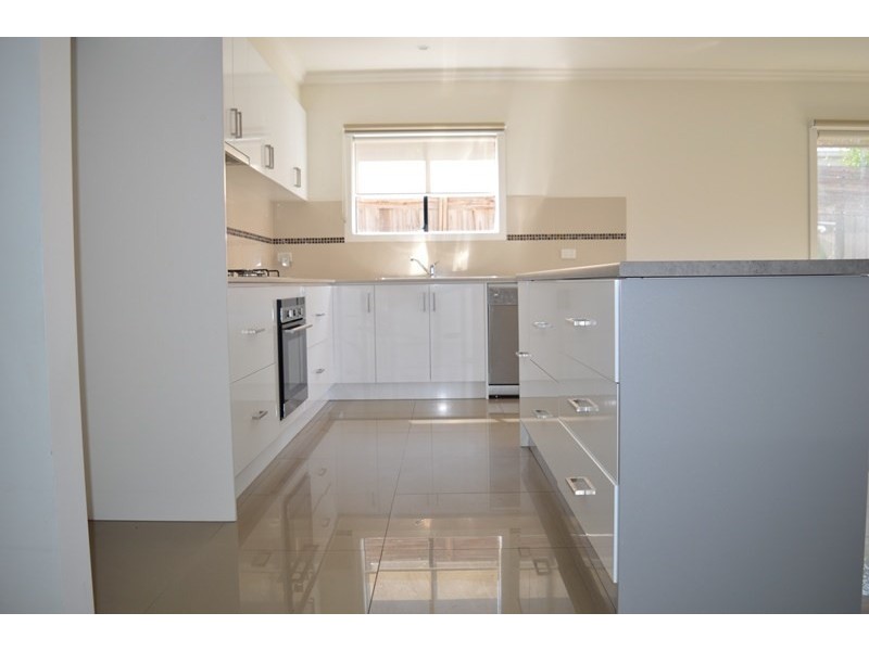 8B Sinclair Street, Cheltenham VIC 3192