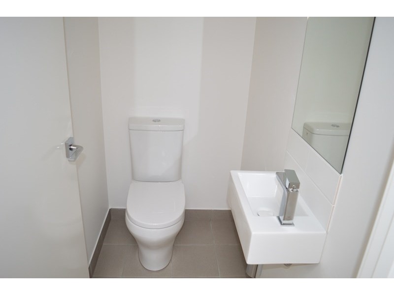 74 Central Park Walk, Cheltenham VIC 3192