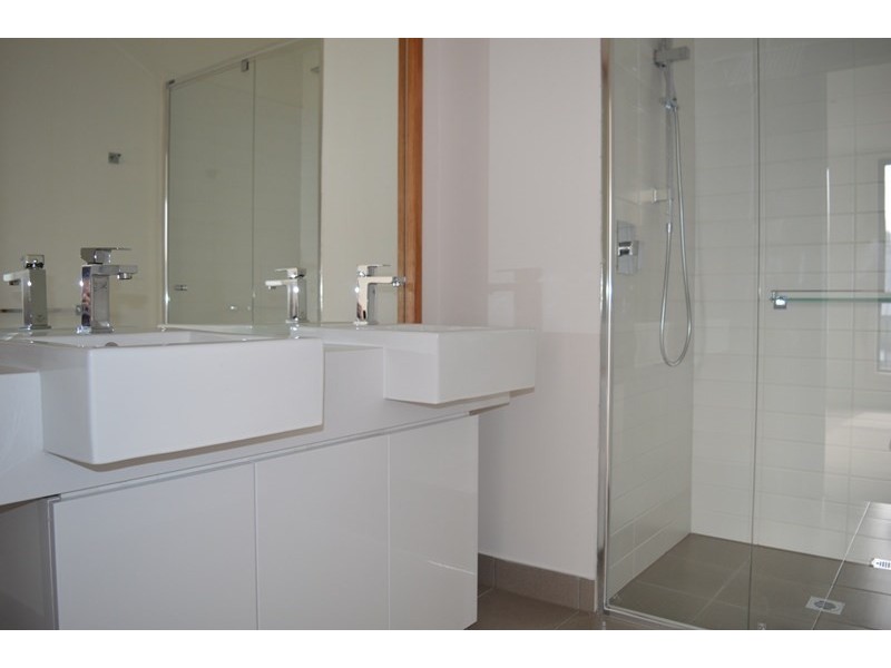 74 Central Park Walk, Cheltenham VIC 3192