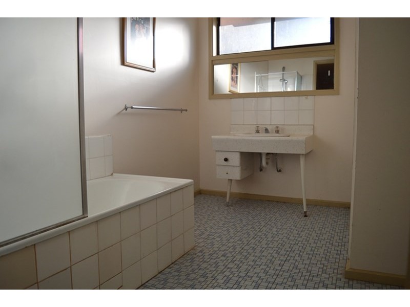 2/44 Warren Road, Cheltenham VIC 3192