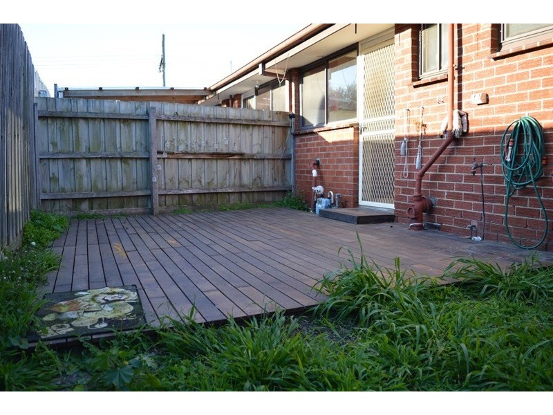 2/44 Warren Road, Cheltenham VIC 3192