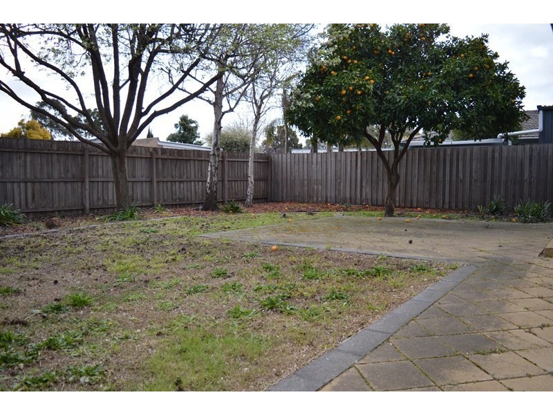 4 Forest Park Road, Dingley Village VIC 3172