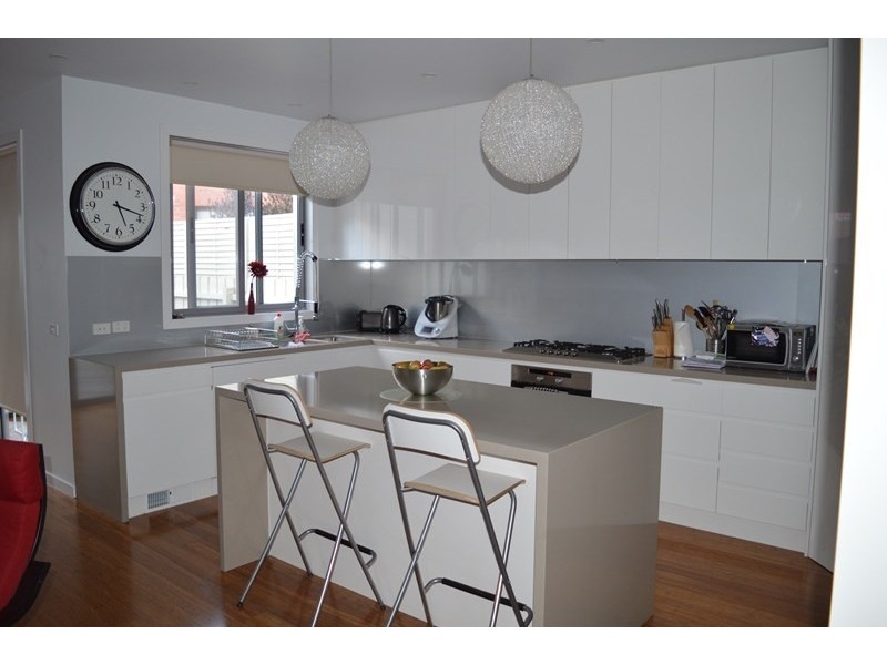 11 Holmby Road, Cheltenham VIC 3192