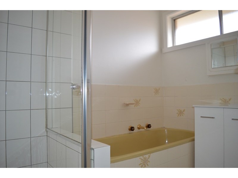 7 Lincoln Drive, Cheltenham VIC 3192