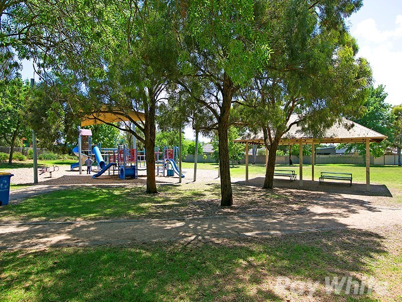 5 Wembley Avenue, Cheltenham VIC 3192