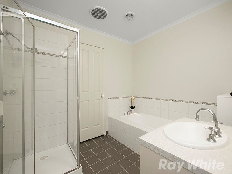 3 Kingsland Close, Dingley Village VIC 3172