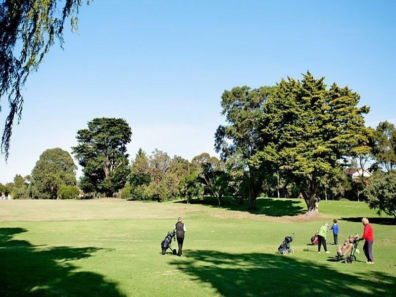 111 Weatherall Road, Cheltenham VIC 3192