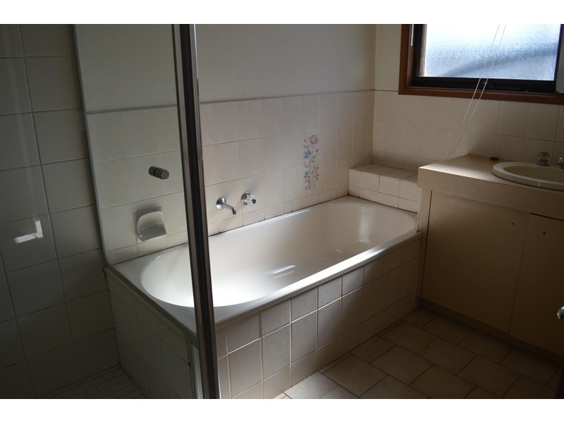 8 Ridder Court, Dingley Village VIC 3172