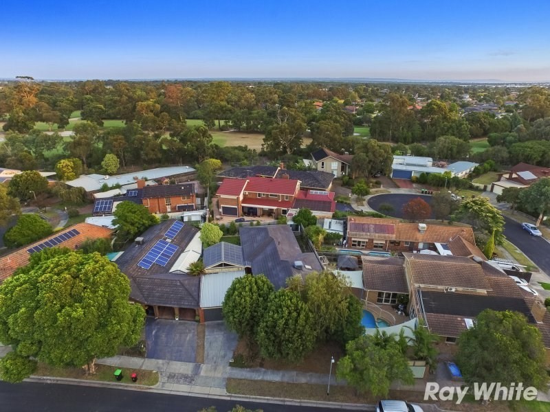 18 Greenwoods Close, Dingley Village VIC 3172