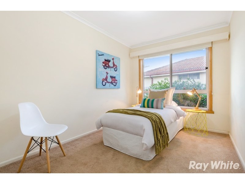 24 Lincoln Drive, Cheltenham VIC 3192