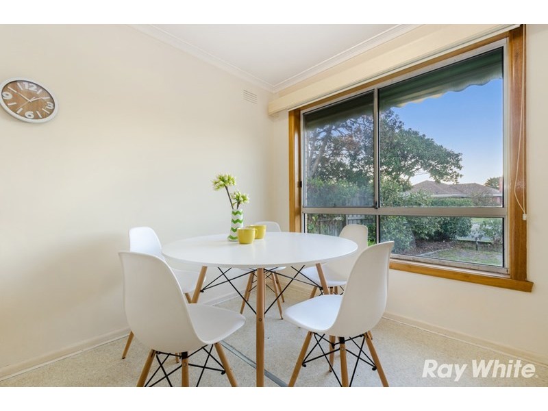 24 Lincoln Drive, Cheltenham VIC 3192