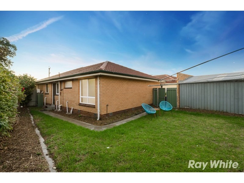 24 Lincoln Drive, Cheltenham VIC 3192