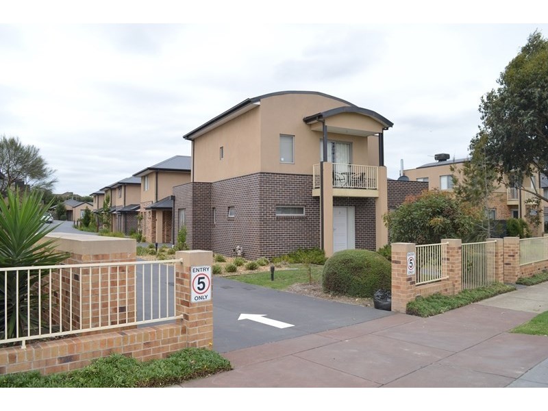 11/65-67 Tootal Road, Dingley Village VIC 3172