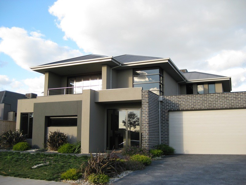 18 Burdekin Drive, Waterways VIC 3195