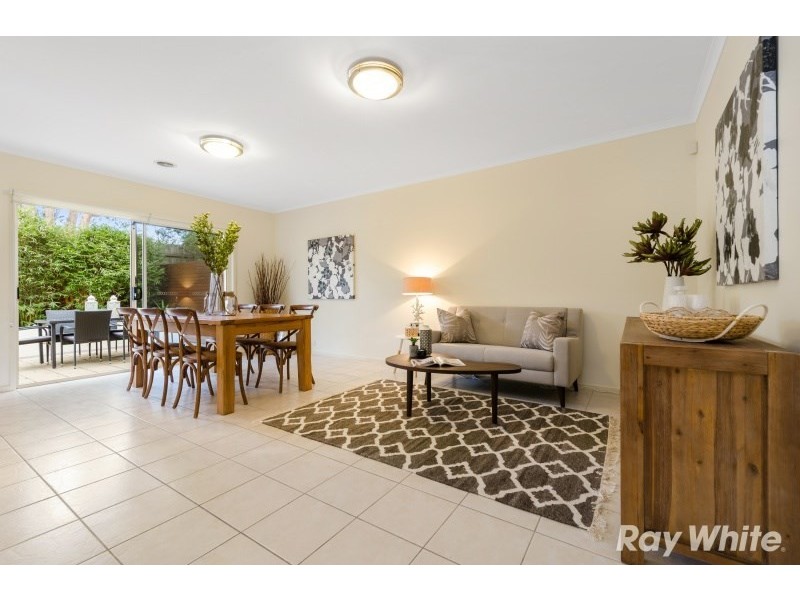 13 Kingsland Close, Dingley Village VIC 3172