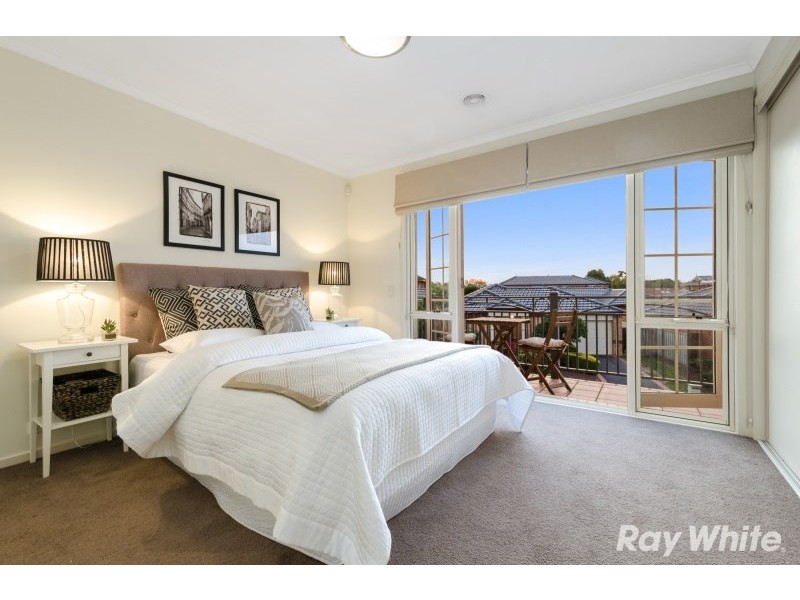 13 Kingsland Close, Dingley Village VIC 3172