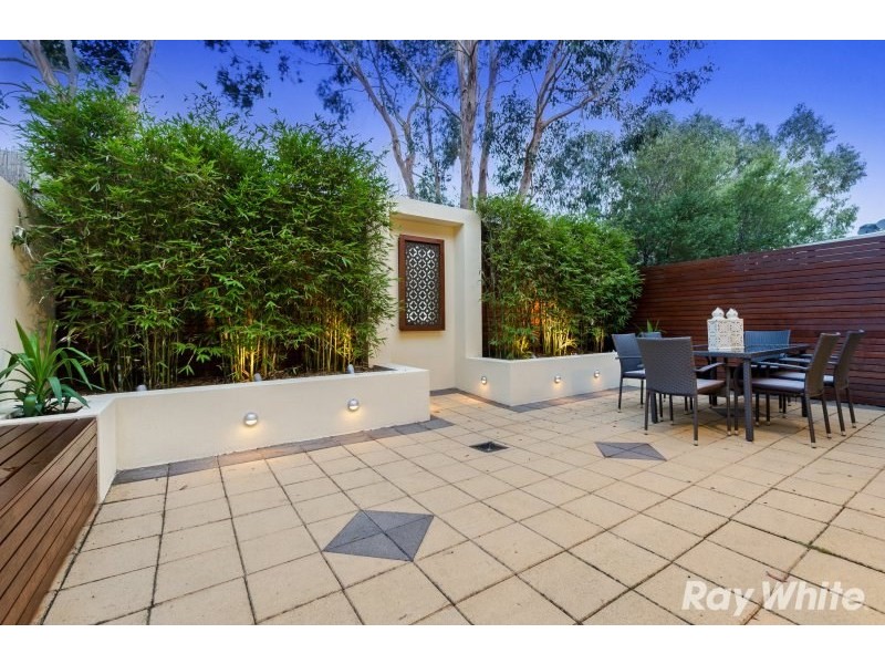 13 Kingsland Close, Dingley Village VIC 3172