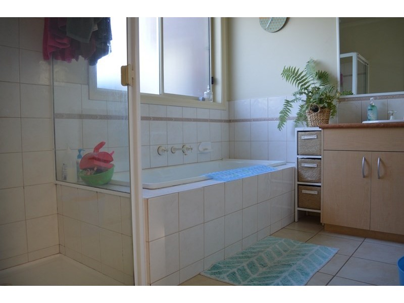 2A Walker Grove, Cheltenham VIC 3192