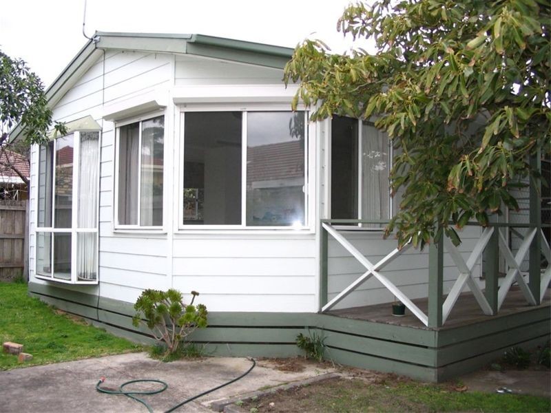 2/2 Huon Grove, Bentleigh East VIC 3165