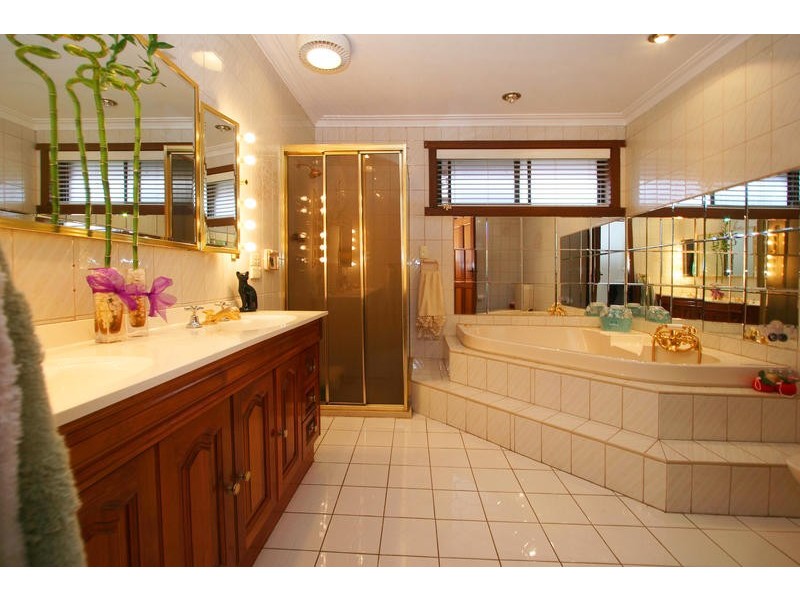 5 Olinda Court, Cheltenham VIC 3192