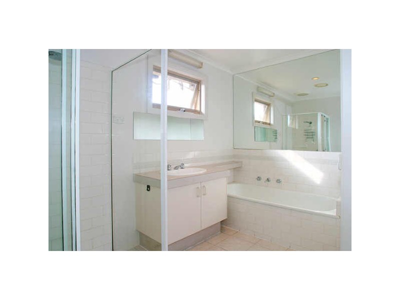 2/392 Bay Road, Cheltenham VIC 3192