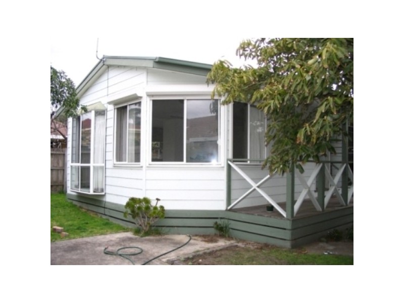 2/2 Huon Grove, Bentleigh East VIC 3165