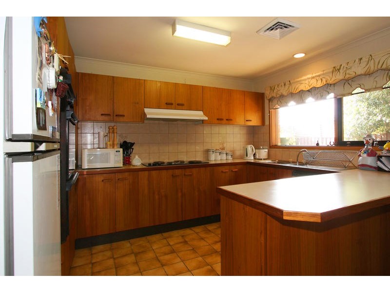 2 Ridder Court, Dingley Village VIC 3172