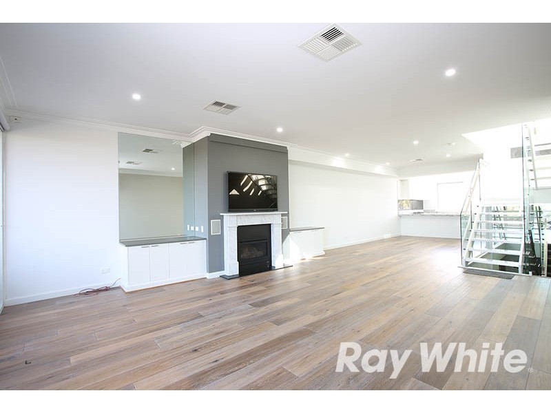 56E Beach Road, Hampton VIC 3188