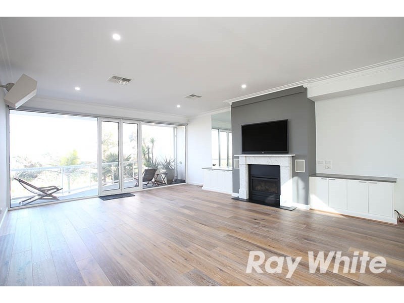 56E Beach Road, Hampton VIC 3188