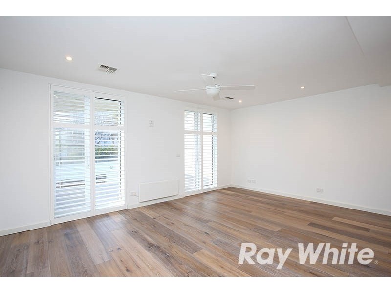 56E Beach Road, Hampton VIC 3188