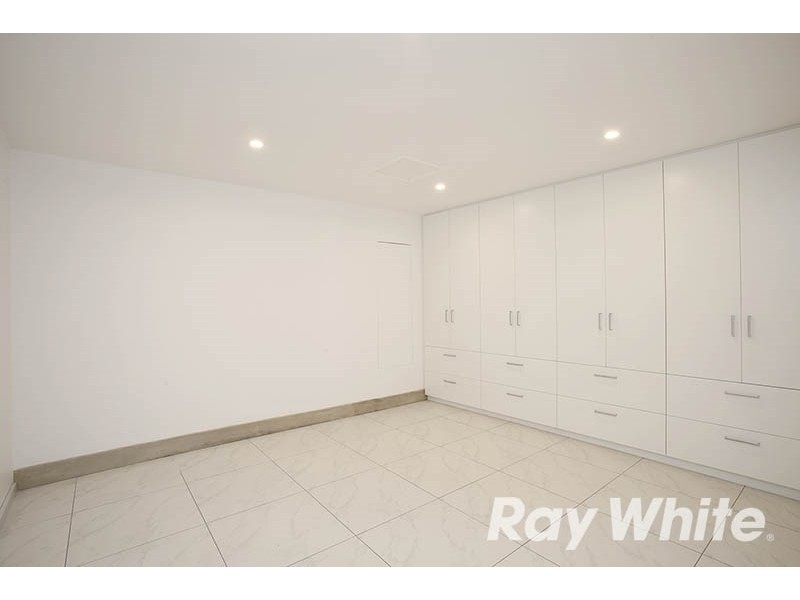 56E Beach Road, Hampton VIC 3188