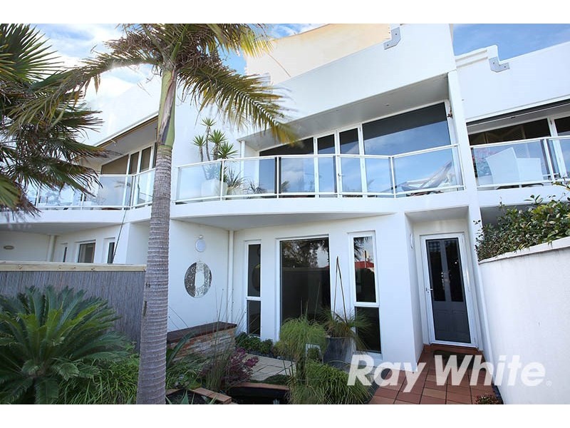 56E Beach Road, Hampton VIC 3188