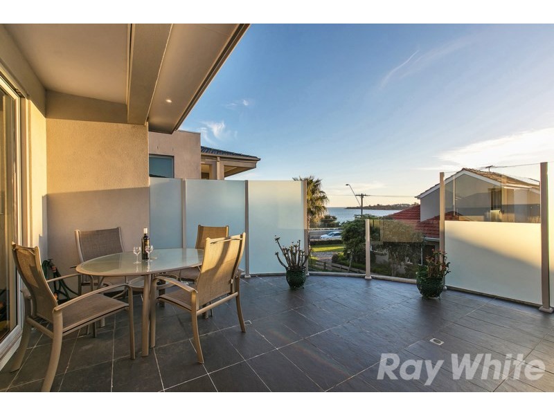 2/52 Beach Road, Mentone VIC 3194