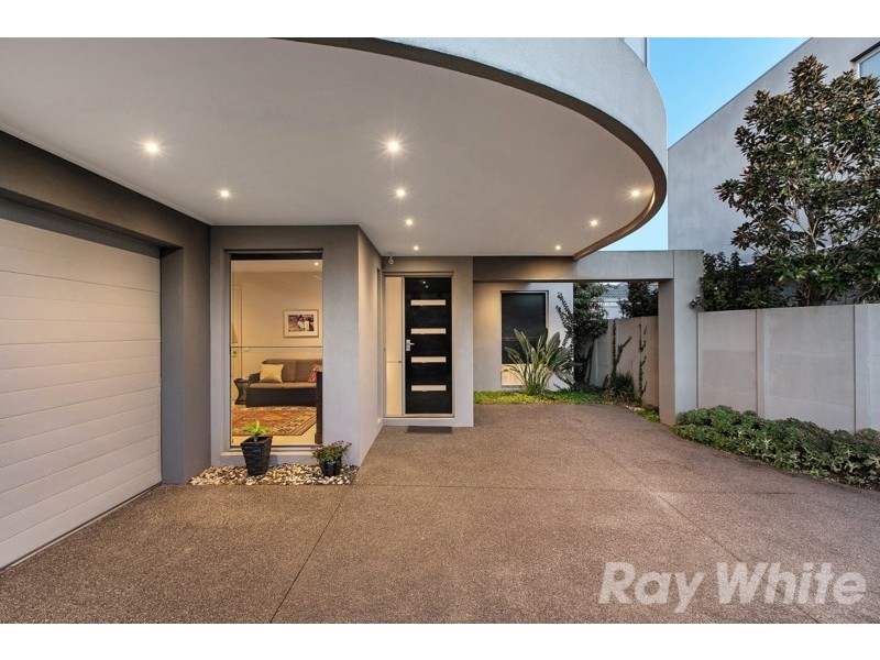 2/52 Beach Road, Mentone VIC 3194
