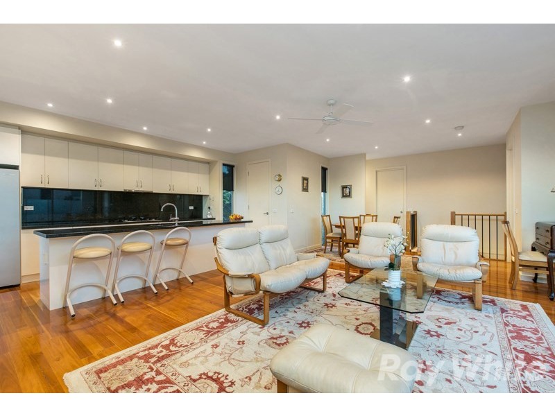 2/52 Beach Road, Mentone VIC 3194