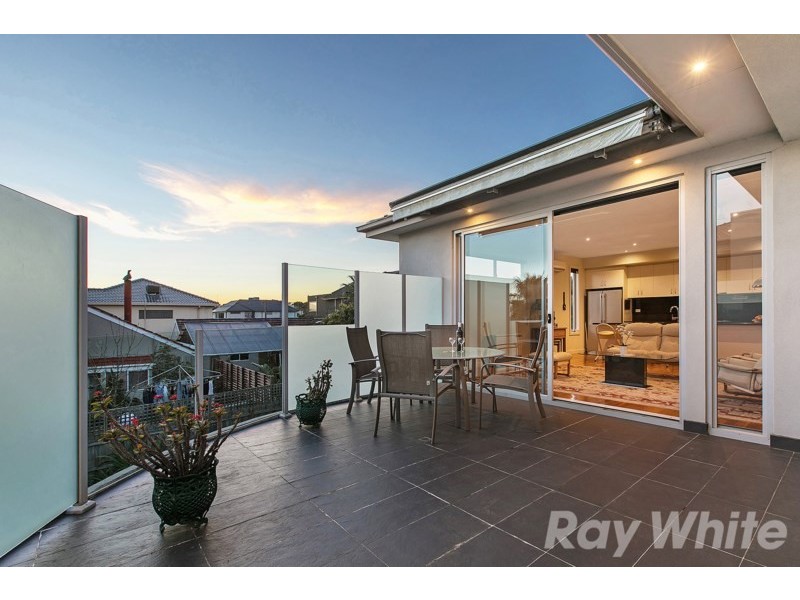 2/52 Beach Road, Mentone VIC 3194