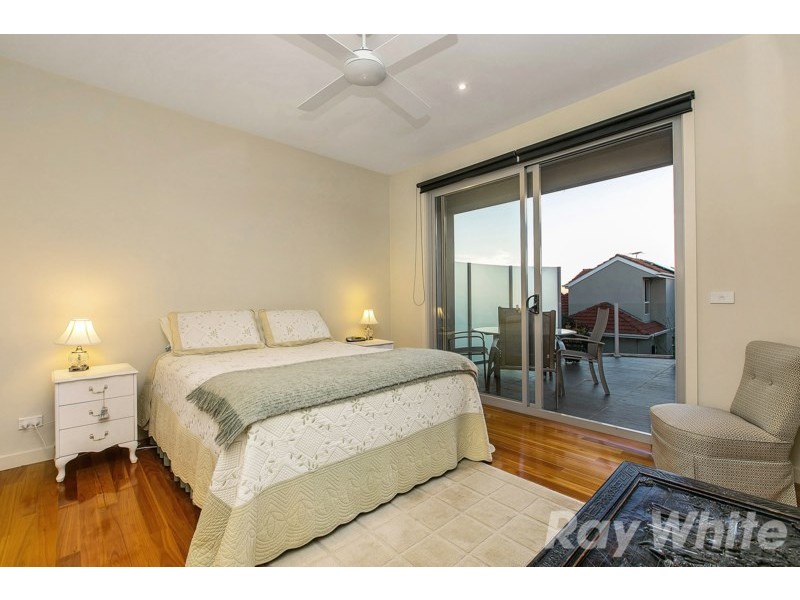 2/52 Beach Road, Mentone VIC 3194