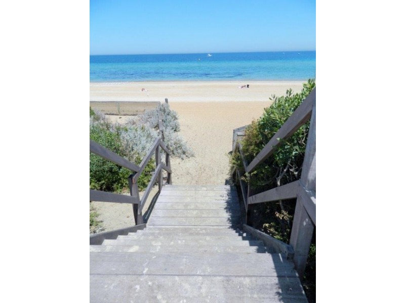 25 Harkaway Drive, Cheltenham VIC 3192