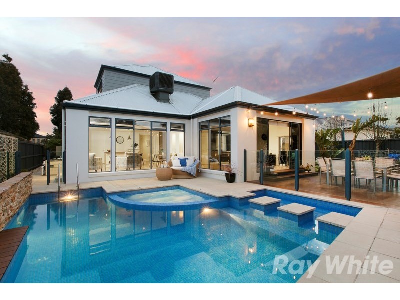 21 Island Point Avenue, Waterways VIC 3195