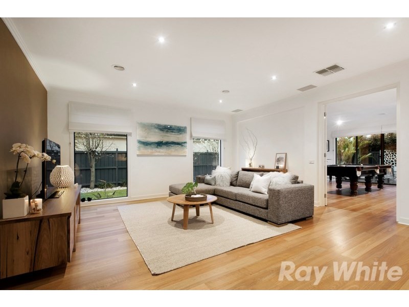 21 Island Point Avenue, Waterways VIC 3195