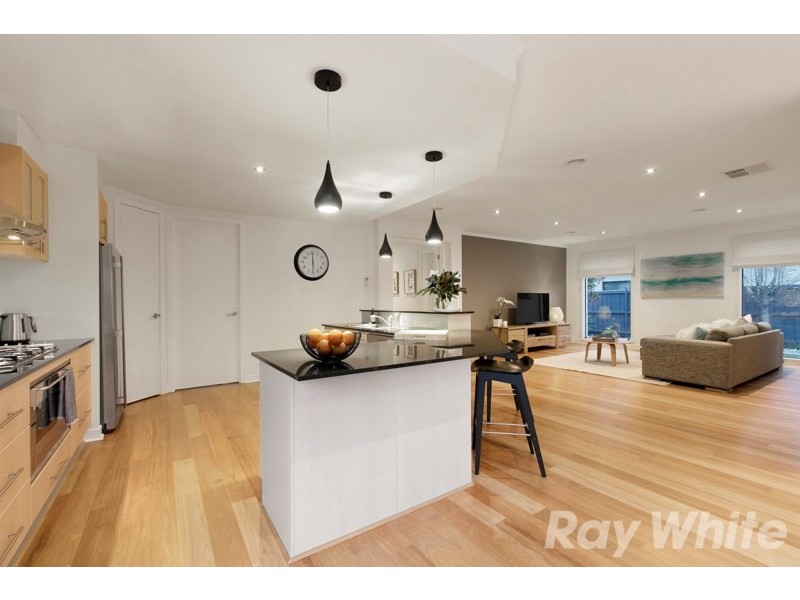 21 Island Point Avenue, Waterways VIC 3195